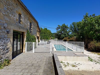 /international/fr/saint-cyprien-aquitaine-310108265542/