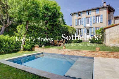 /international/fr/lavaur-midi-pyrenees-310107793769/