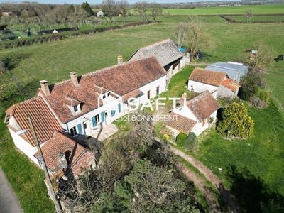 /international/fr/saint-bonnet-troncais-auvergne-310106054623/