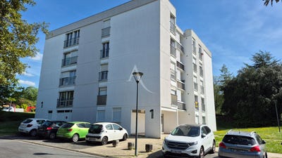 /international/fr/saintes-charente-310107703879/