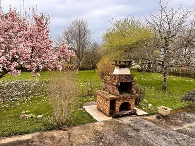 /international/fr/lons-le-saunier-franche-comte-310098792712/