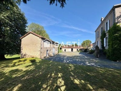 /international/fr/saint-paul-en-gatine-charente-310108375005/