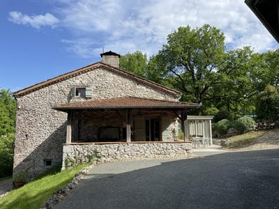 /international/fr/hautefage-la-tour-aquitaine-310099840875/?lang=en