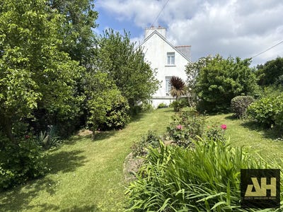 /international/fr/saint-nic-la-basse-normandie-310109019744/