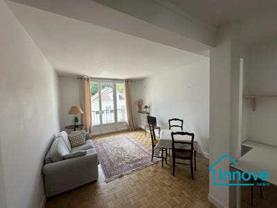 /international/fr/versailles-ile-de-france-310108971915/