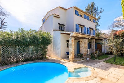 /international/fr/saint-paul-de-vence-provence-alpes-cote-d-azur-310100877362/