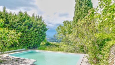 /international/fr/sainte-cecile-les-vignes-provence-alpes-cote-d-azur-310107816942/