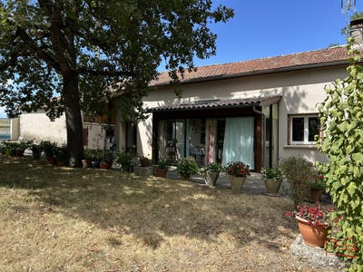 /international/fr/saint-robert-aquitaine-310101572095/