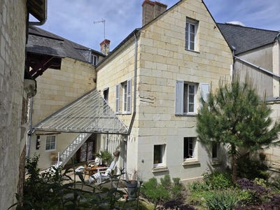/international/fr/bourgueil-centre-val-de-loire-310099621340/