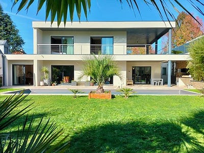 /international/fr/pau-aquitaine-310099748777/
