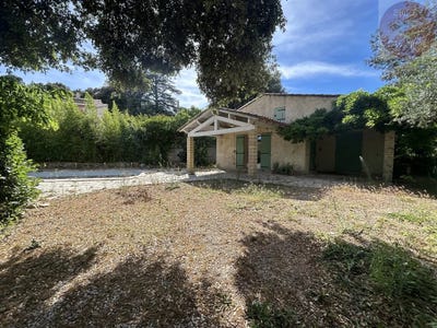 /international/fr/anduze-languedoc-roussillon-310108315079/