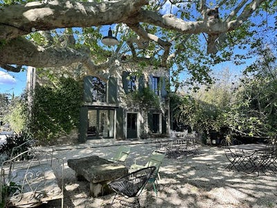 /international/fr/eygalieres-provence-alpes-cote-d-azur-310102109102/
