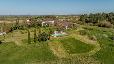 /international/fr/villeneuve-sur-lot-aquitaine-310107013977/
