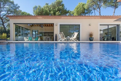 /international/fr/nages-et-solorgues-hh-16135049-nages-et-solorgues-languedoc-roussillon-310108001318/
