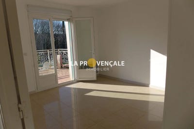 /international/fr/chateauneuf-le-rouge-provence-alpes-cote-d-azur-310100112662/
