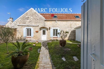 /international/fr/senlis-picardie-310103687733/