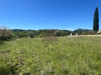 /international/fr/saint-bres-provence-alpes-cote-d-azur-310099618430/
