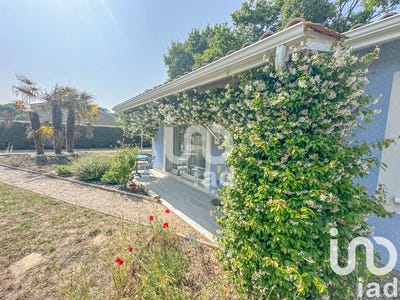 /international/fr/castelnau-de-medoc-aquitaine-310100733288/