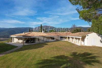 /international/fr/la-mole-provence-alpes-cote-d-azur-310098124206/