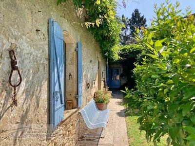 /international/fr/pujols-aquitaine-120085512312/?lang=en