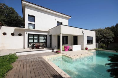 /international/fr/castries-languedoc-roussillon-120095815158/