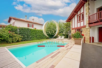 /international/fr/saint-pee-sur-nivelle-aquitaine-310100239038/