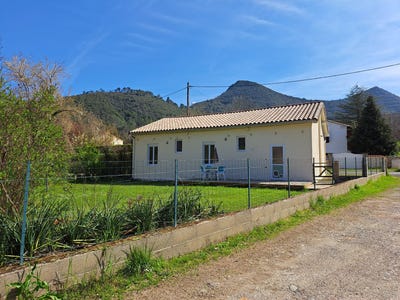 /international/fr/quillan-languedoc-roussillon-310108760418/