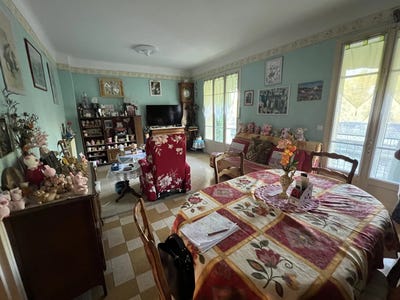 /international/fr/tarascon-provence-alpes-cote-d-azur-310103563720/