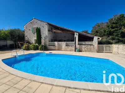 /international/fr/geay-charente-310099544360/