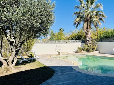 /international/fr/lattes-languedoc-roussillon-310107921834/