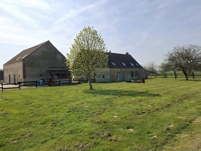 /international/fr/douchy-montcorbon-centre-val-de-loire-310107950893/