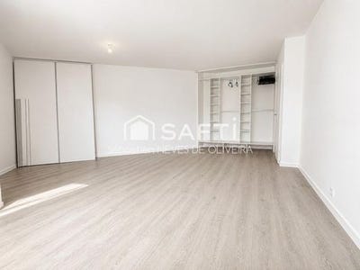 /international/fr/pontault-combault-ile-de-france-310108927578/
