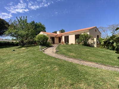 /international/fr/l-aiguillon-sur-vie-pays-de-la-loire-310108041036/