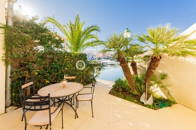 /international/fr/grimaud-provence-alpes-cote-d-azur-310101445334/?lang=it
