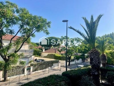 /international/fr/sanary-sur-mer-provence-alpes-cote-d-azur-310108375162/