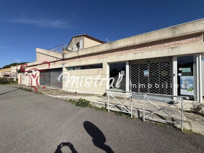 /international/fr/aigues-mortes-languedoc-roussillon-310106359698/