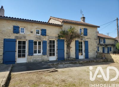 /international/fr/courcome-charente-310104499521/