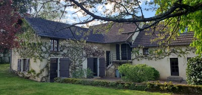 /international/fr/dompierre-les-ormes-burgundy-310109099836/
