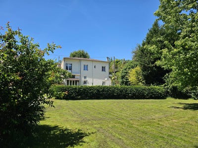 /international/fr/confolens-charente-310105627893/