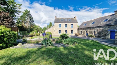 /international/fr/kergrist-moelou-brittany-310108668249/