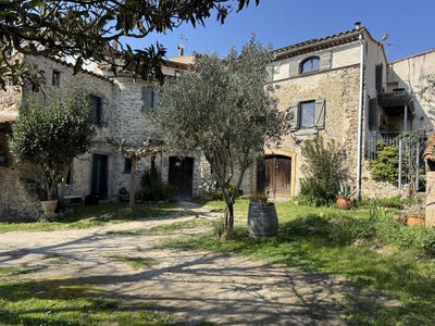 /international/fr/saint-hilaire-languedoc-roussillon-310106781273/