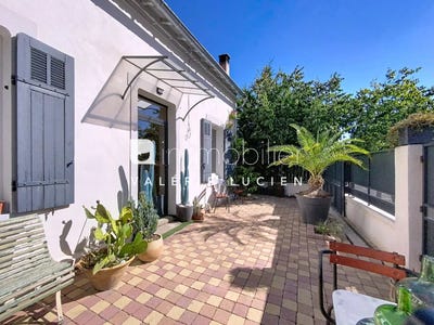 /international/fr/eygalieres-provence-alpes-cote-d-azur-310102209555/