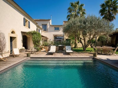 /international/fr/nimes-languedoc-roussillon-310106914322/