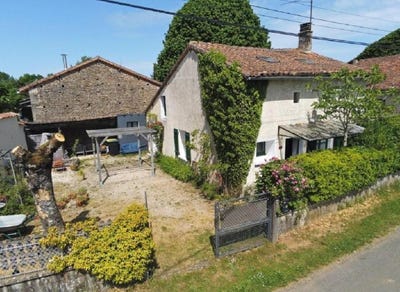 /international/fr/nanteuil-en-vallee-charente-310107490895/