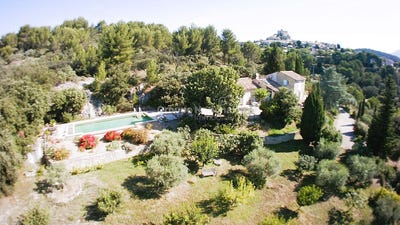 /international/fr/le-barroux-provence-alpes-cote-d-azur-120090006985/