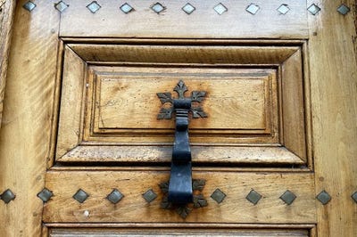 /international/fr/uzes-languedoc-roussillon-310100933536/?lang=zh-cn