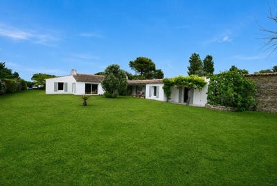 /international/fr/les-portes-en-re-charente-310108430600/