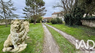 /international/fr/montroy-charente-310105234882/