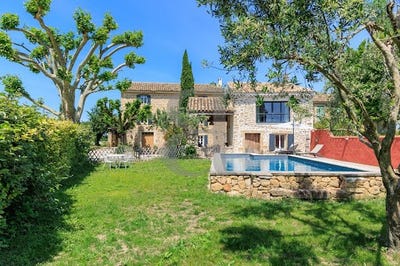 /international/fr/sainte-cecile-les-vignes-provence-alpes-cote-d-azur-310097961657/