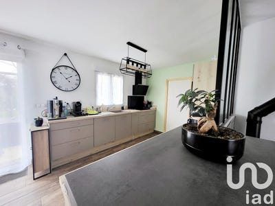 /international/fr/clere-les-pins-centre-val-de-loire-310100436732/